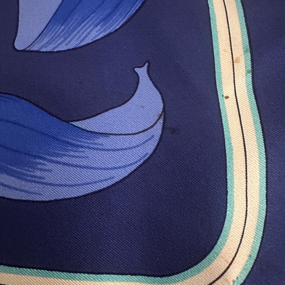 Vintage Hermes Fleur de Lotus scarf updated description. - Picture 8 of 10